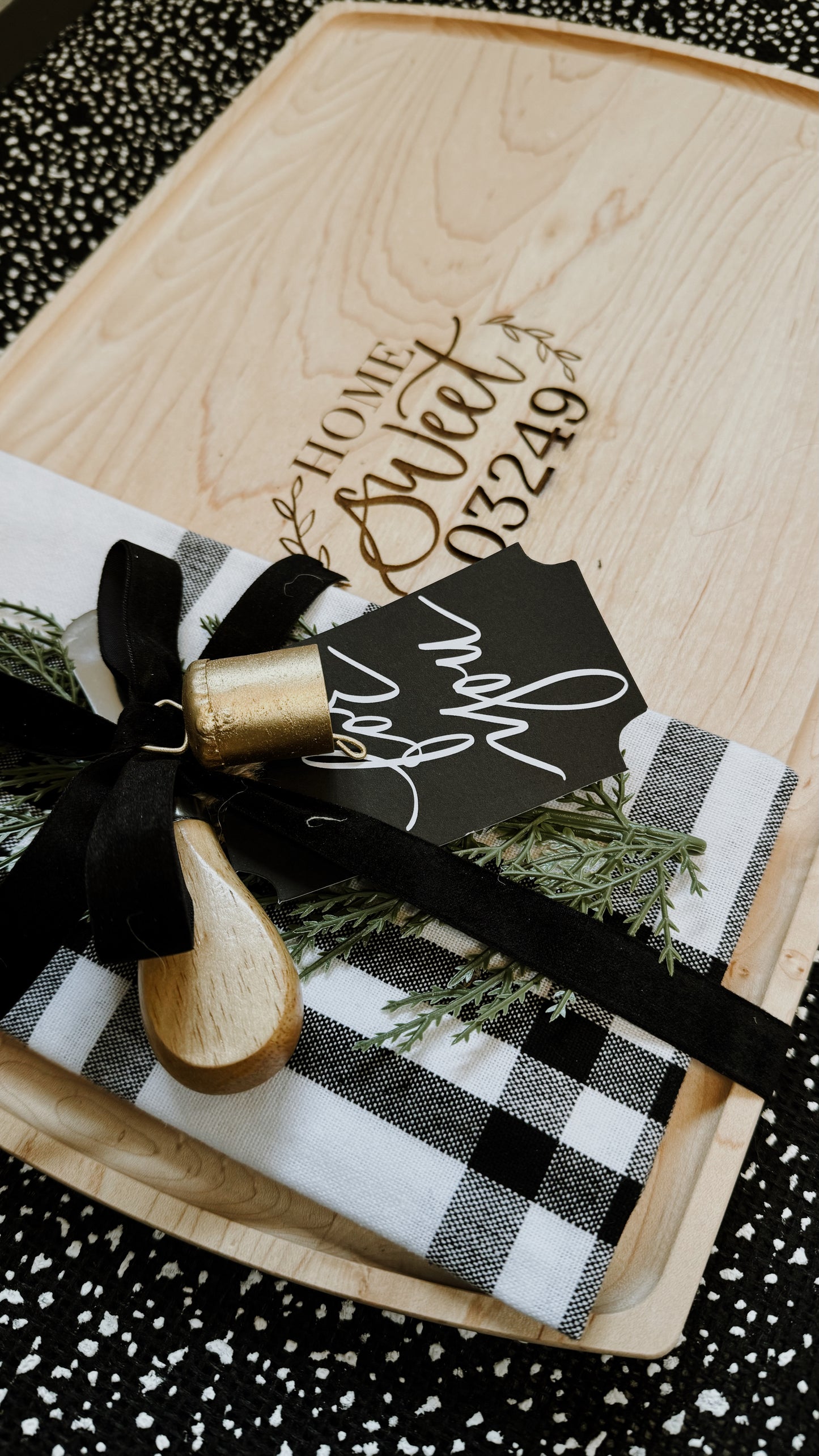 Holiday Collection - Cutting Board Festive Touch (Add-On)