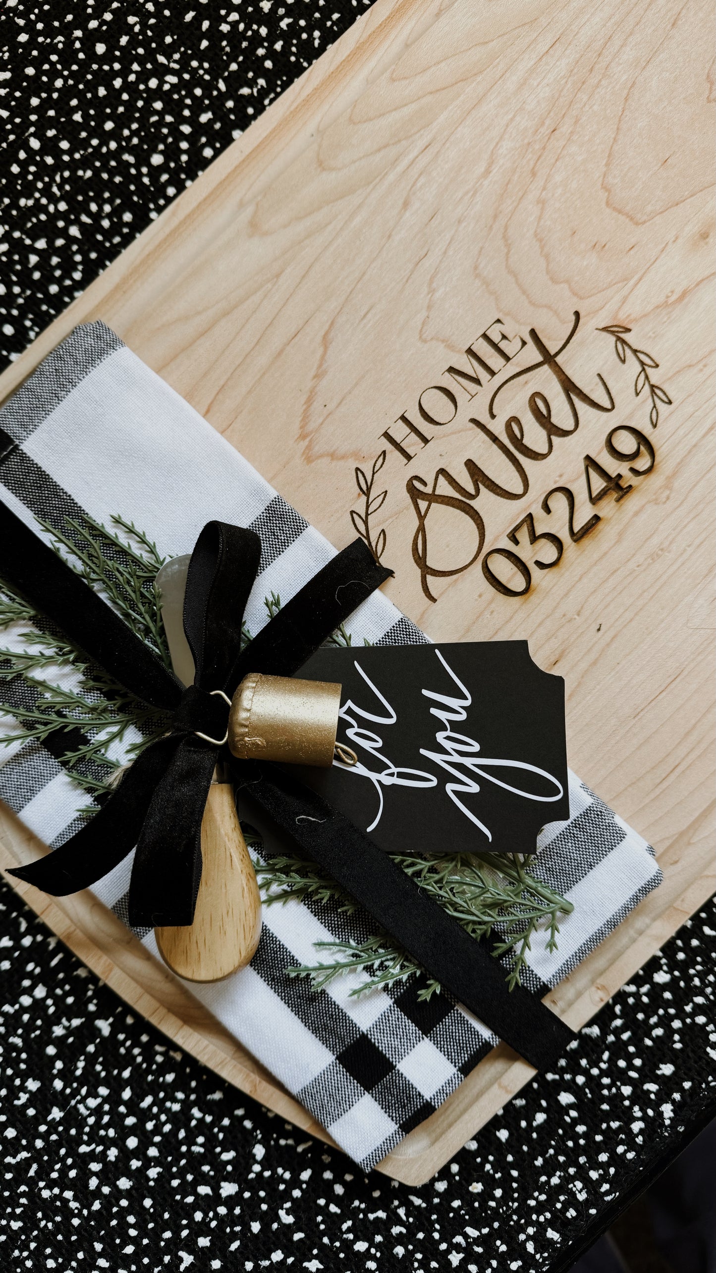 Holiday Collection - Cutting Board Festive Touch (Add-On)